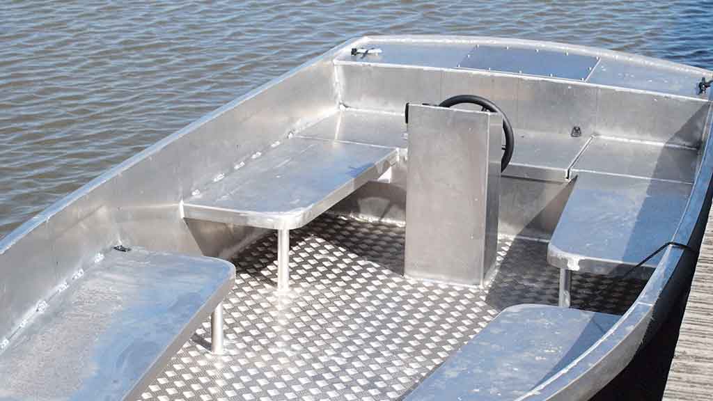 Inspectie stuurconsole elektrische sloep