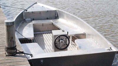 Interieur E-sloep 530 SY